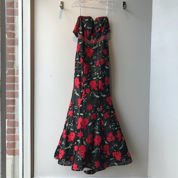 Mon Cheri 'Ellie Wilde' Floral Strapless Gown - Picture 5 of 6